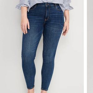 Old Navy High-Waisted Rockstar Super-Skinny Jeans, size 6